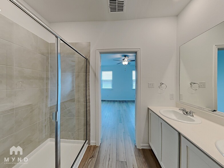 Building Photo - 7900 Green Heron Dr