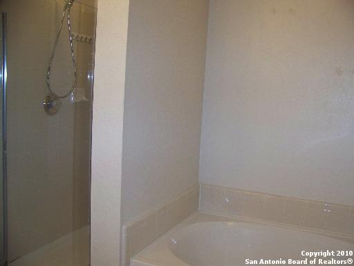 Building Photo - Just Reduced...Convenient floorpan and loc...