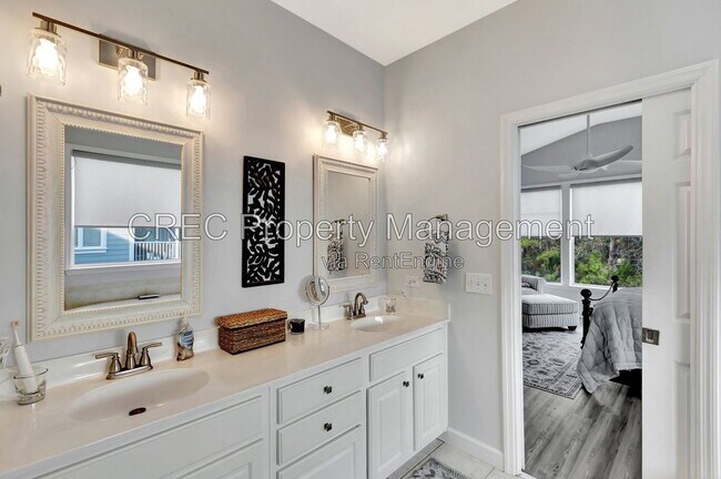 Building Photo - 147 Palm Cove Way