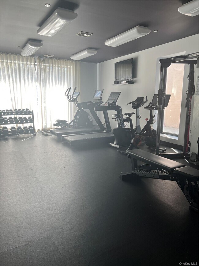 Building Photo - 11-25-25 45th Ave