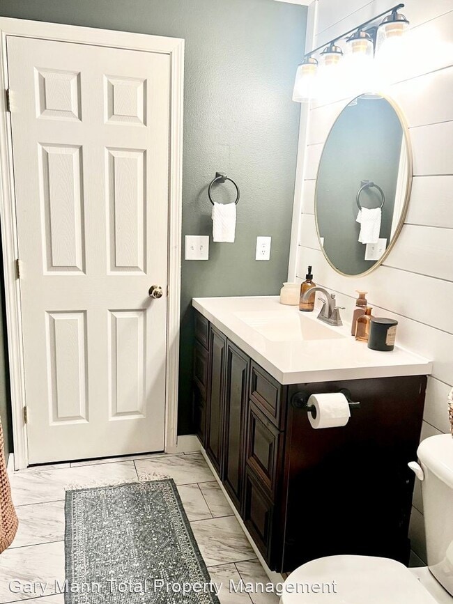 Building Photo - 3 br, 2.5 bath House - 714 N Penrose St