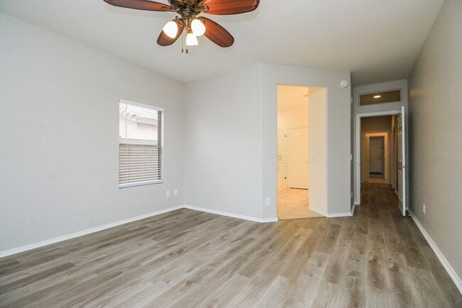 Building Photo - 6629 W Range Mule Dr