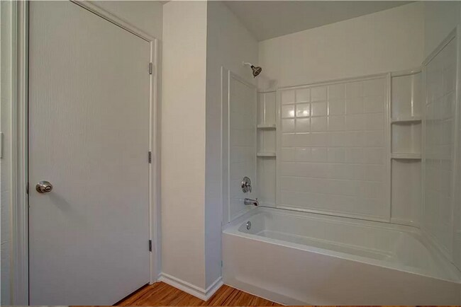 Building Photo - Beautiful Brick Home in Great School Distr...