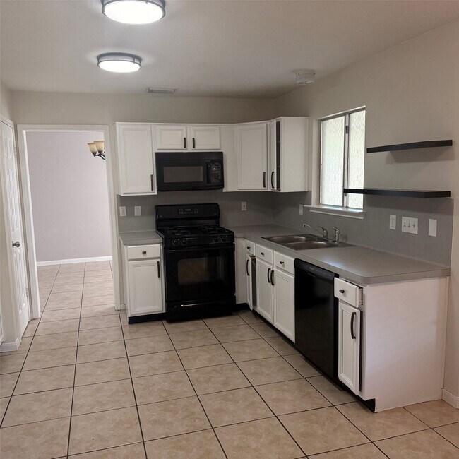Building Photo - 9035 Rippling Fields Dr