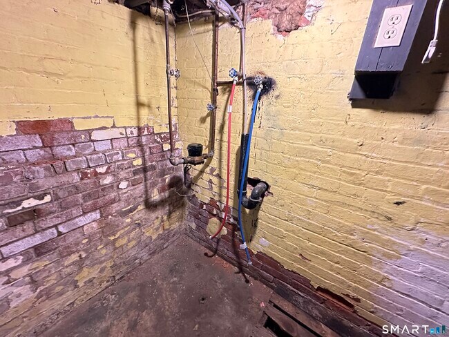 Building Photo - 60 Tariff St