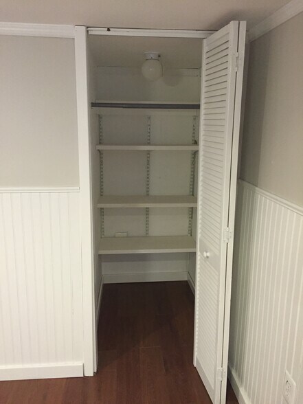 Building Photo - 1041 Taussig Place Northeast