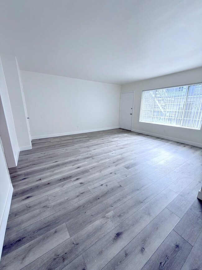 Interior Photo - 2110 W El Segundo Blvd.