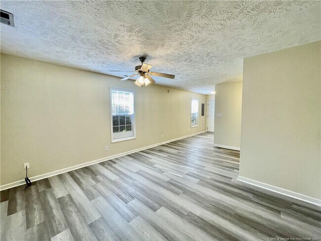 Building Photo - 3721 Betts Dr