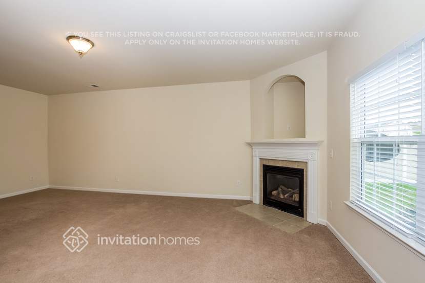 Building Photo - 1004 Oakstone Dr