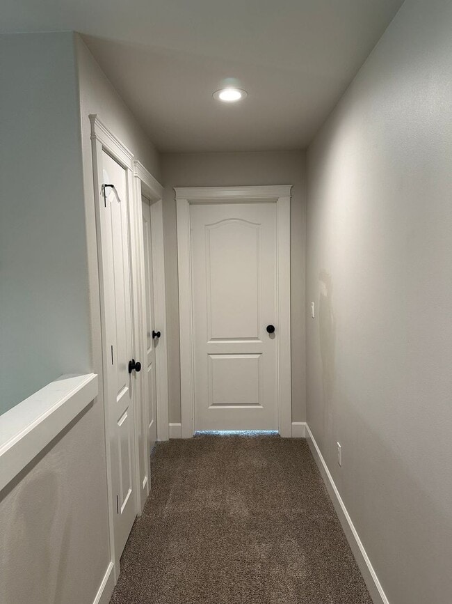 Building Photo - 6585 Beverly Hills Cir