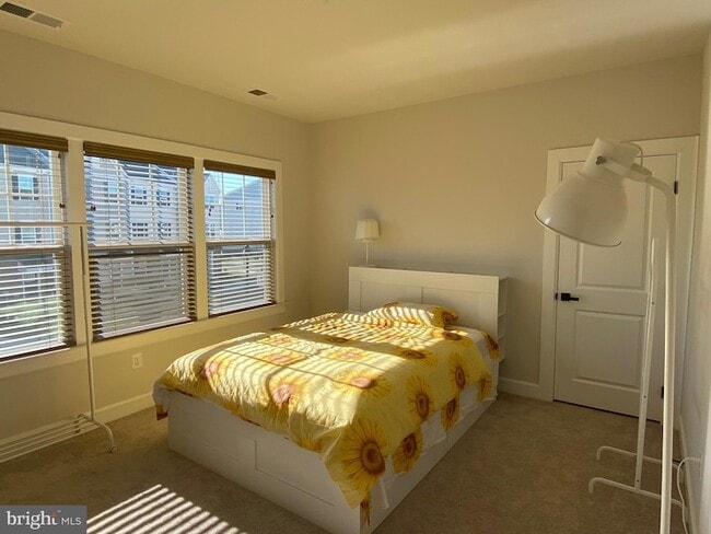 Building Photo - 730 Quarry Point Rd