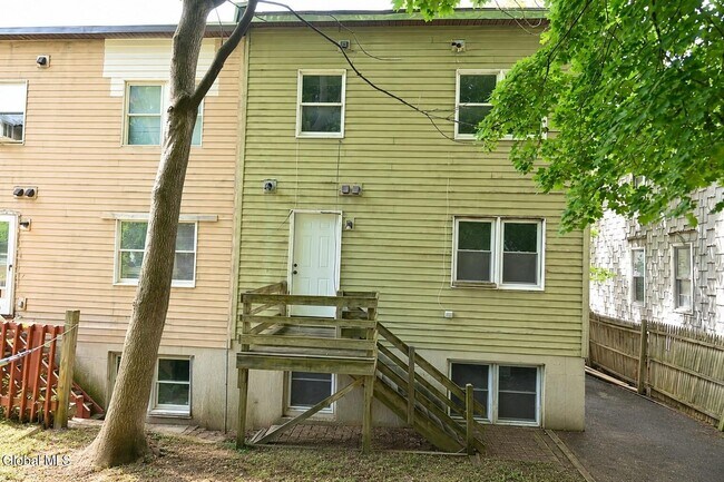 Building Photo - 217 1st St