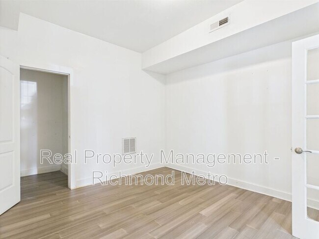 Building Photo - 1610 N 28th St