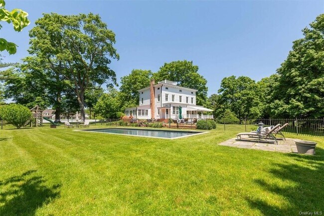 Building Photo - 77 Pleasant Ridge Rd