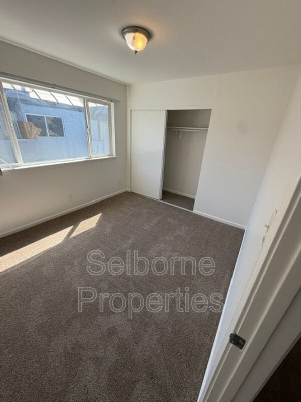 Building Photo - 407 Fairmount Ave