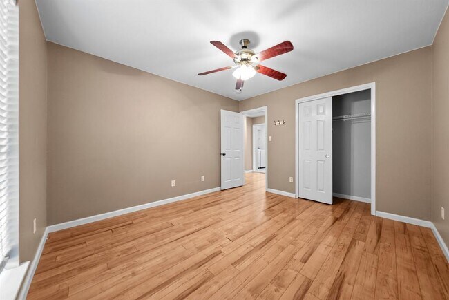 Building Photo - 298 Hogan