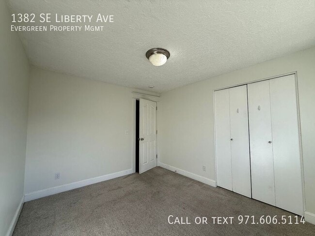 Building Photo - 1382 SE Liberty Ave