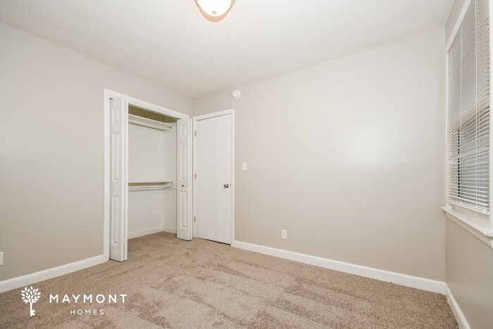 Building Photo - 4117 Oakridge Dr