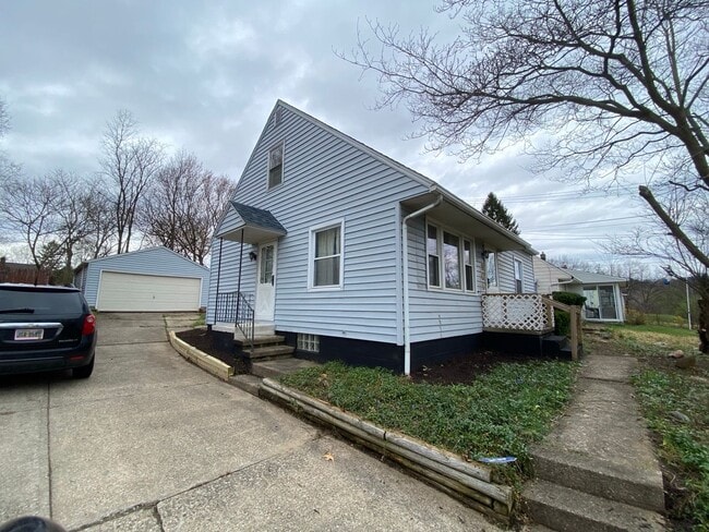 Building Photo - 908 Kennebec Ave