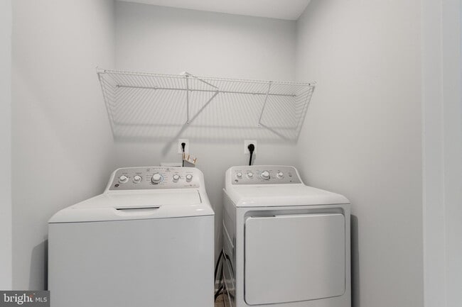 Building Photo - 2615 Wheatland Station Way