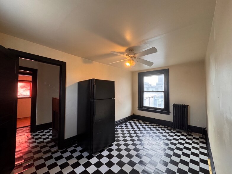 Building Photo - 111 N 5th St