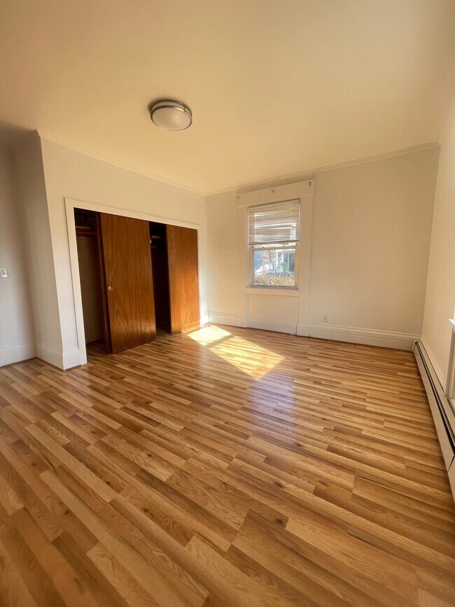 Building Photo - 34 Page St