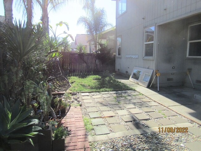 Building Photo - Beautiful Home Near Golf course!! Brand ne...
