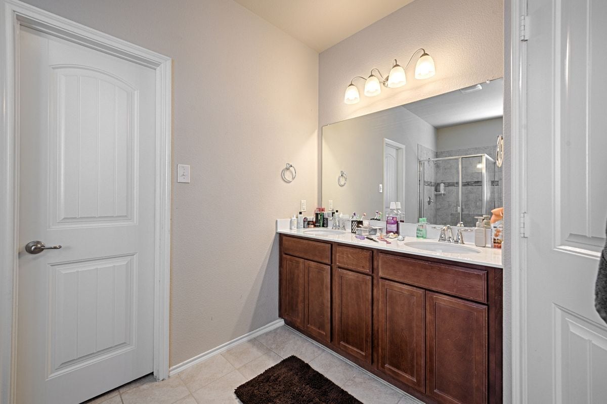 Building Photo - 3522 Van Zandt Rd