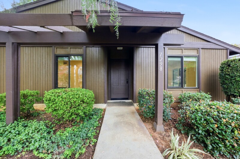 Building Photo - 1298 Tarryglen Ln