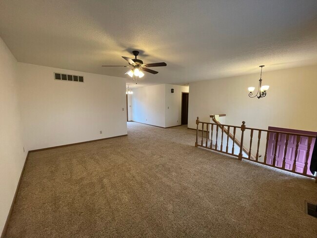 Building Photo - 1013 Kings Rd