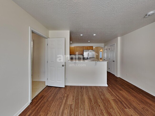 Building Photo - 1029 W Honker Dr