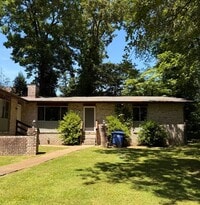 Building Photo - 905 Forest Dale Ln