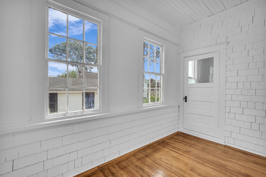 Main Bedroom Office/Sunroom - 537 E 40th St