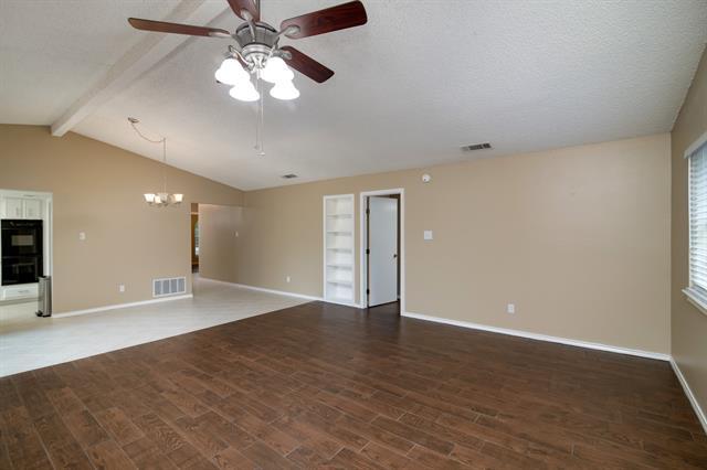 Building Photo - 800 Shady Ln