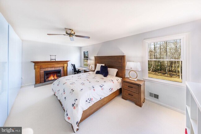 Building Photo - 980 Old Holly Dr