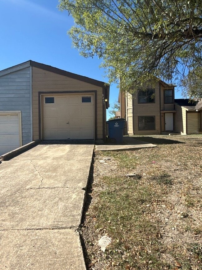 Building Photo - 8437 Forest Ridge Dr