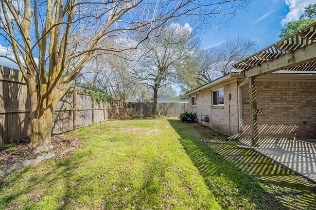 Building Photo - 12406 Nova Dr