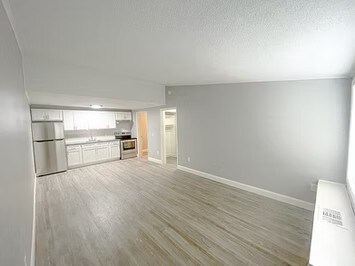 Building Photo - 1927-A Sanford Cir