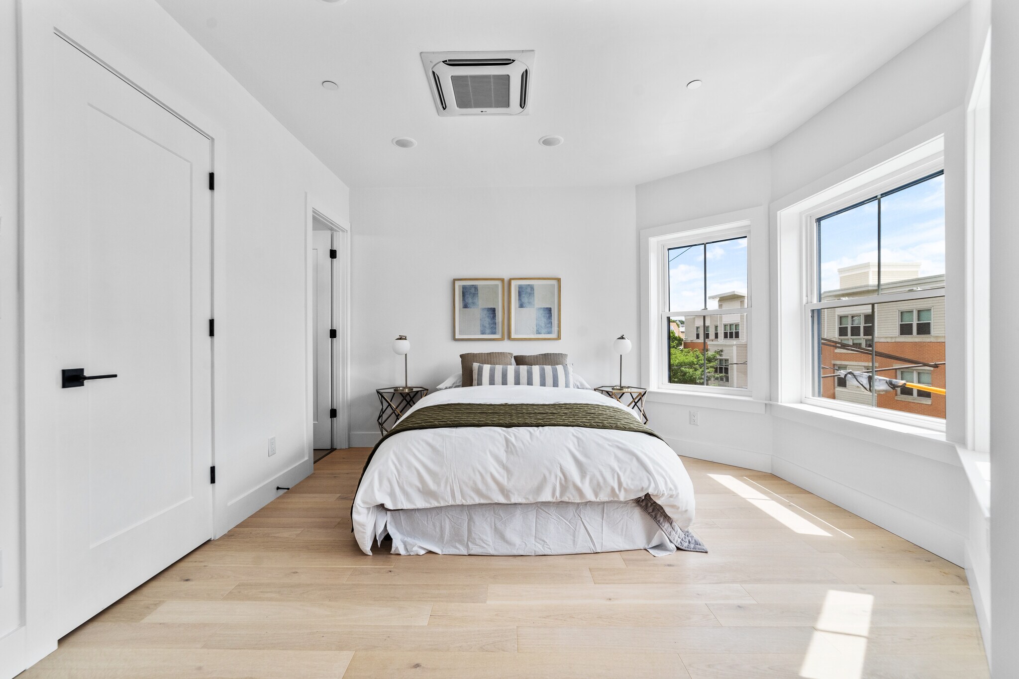 Building Photo - 208 Spencer Ave