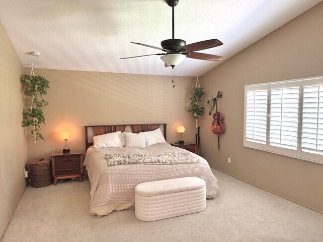 Building Photo - Spacious and modern 3 bedroom home within the prestigious Terraces of Cantebria subdivision.