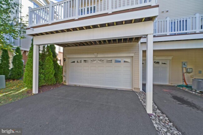 Building Photo - 22629 Cambridgeport Square