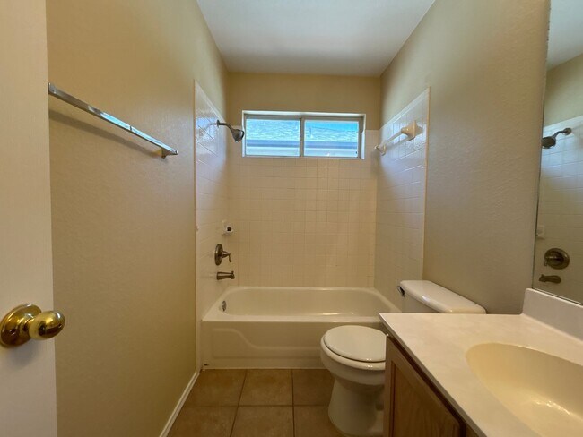 Building Photo - Charming 3BR Home with Modern Comforts and...