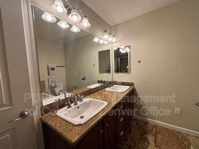 Building Photo - 447 S Quay St