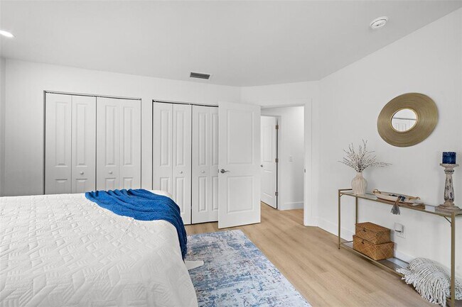Building Photo - 5028 Cardinal Dr