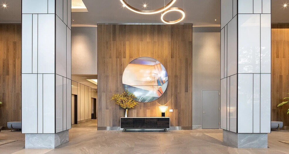 Building Photo - 1735 York Ave