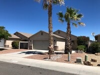 Building Photo - 3 Bedroom 2 Bath Home near Hualapai School!