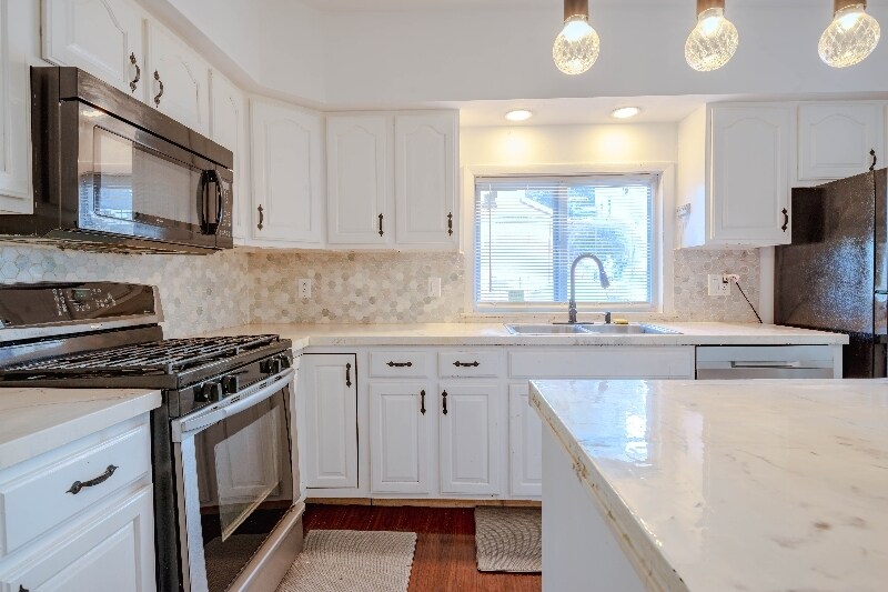 Building Photo - 301 McLean St