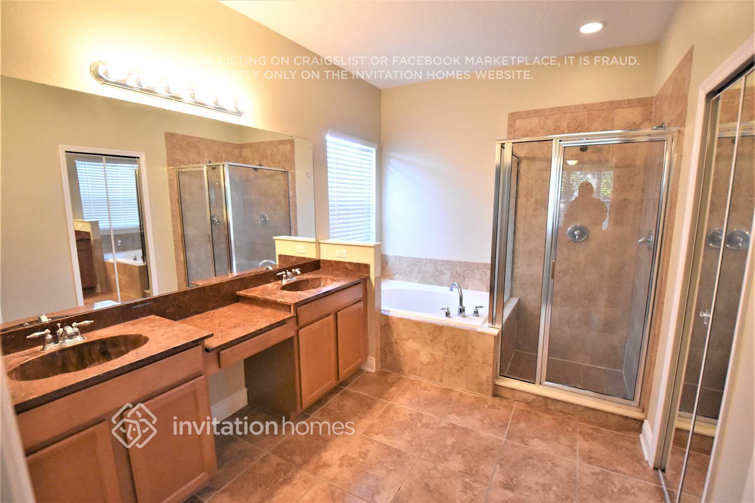Building Photo - 15233 Serenade Dr