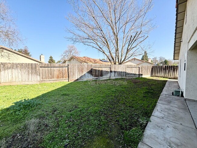 Building Photo - 1861 Creekside Dr