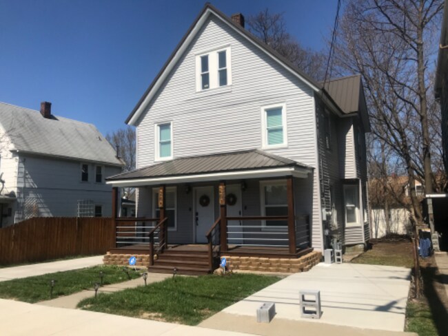 Building Photo - 283 Grand Ave